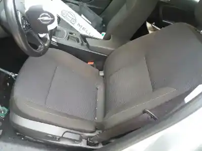 Veículo de Sucata opel insignia sports tourer selective do ano 2001 alimentado a20dte