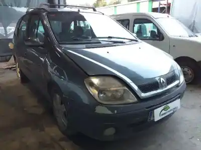 Véhicule à la ferraille renault scénic i monospace (ja0/1_, fa0_) 1.9 dti (ja1u) de l'année 2001 alimenté f9q744