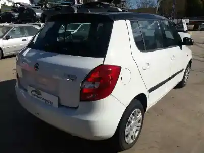 Veículo de Sucata skoda fabia ii combi (545) 1.2 do ano 2001 alimentado chfa
