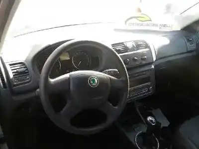 Veículo de Sucata skoda fabia ii combi (545) 1.2 do ano 2001 alimentado chfa