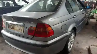 Sloopvoertuig bmw serie 3 berlina (e46) 320d van het jaar 2003 aangedreven 204d4