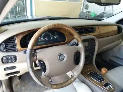 Утилизация автомобиля JAGUAR S-TYPE 2.5 V6 Executive года 2002 питание 1B
