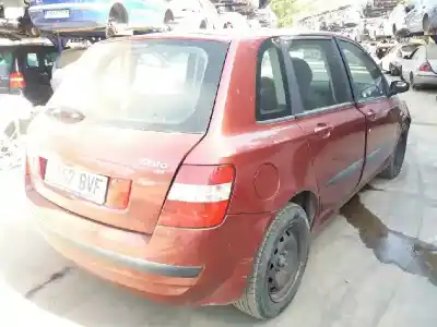Veículo de Sucata fiat stilo (192_) 1.6 16v (192_xb1a) do ano 2002 alimentado 182b600