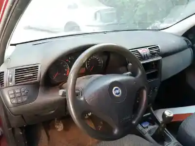 Veículo de Sucata fiat stilo (192_) 1.6 16v (192_xb1a) do ano 2002 alimentado 182b600