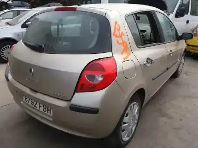 Veículo de Sucata renault clio iii emotion do ano 2006 alimentado k9k768