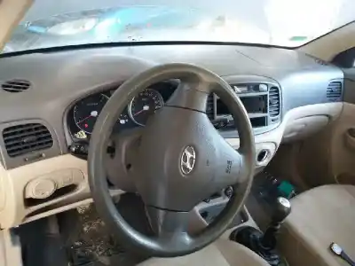 Sloopvoertuig hyundai accent (mc) gl crdi van het jaar 2006 aangedreven d4fa