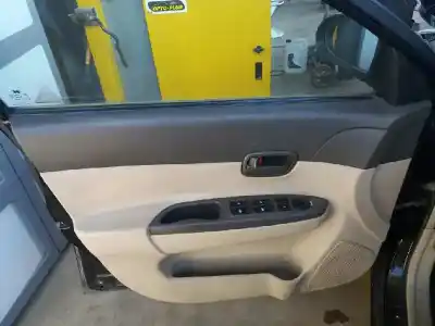 Sloopvoertuig hyundai accent (mc) gl crdi van het jaar 2006 aangedreven d4fa