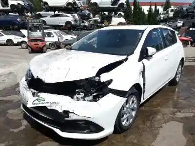 Veicolo di demolizione toyota auris hybrid active dell'anno 2016 alimentato 