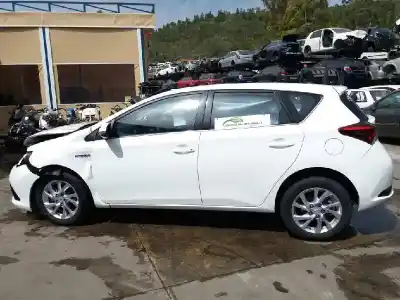 Veicolo di demolizione toyota auris hybrid active dell'anno 2016 alimentato 