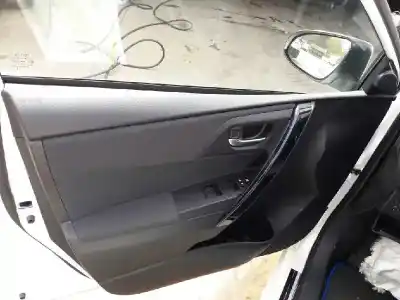 Veicolo di demolizione toyota auris hybrid active dell'anno 2016 alimentato 