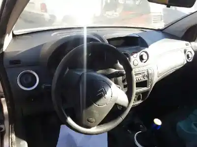 Veículo de Sucata citroen c2 furio do ano 2006 alimentado 8hz