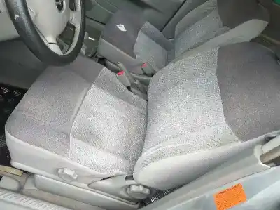 Vehicul casat mazda premacy (cp) 1.9 (cp8w) al anului 2001 alimentat fp