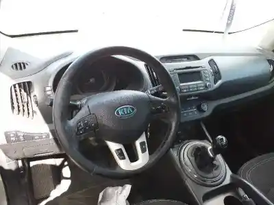 Veicolo di demolizione kia sportage concept 4x2 dell'anno 2001 alimentato d4fd