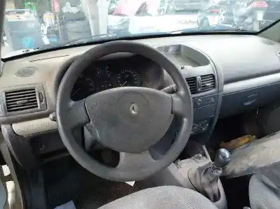 Veículo de Sucata renault clio ii fase ii (b/cb0) base authentique 65 cv / 48 kw do ano 2002 alimentado k9k704