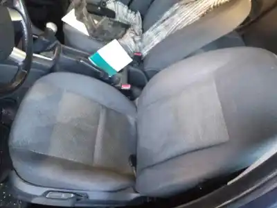 Veículo de Sucata ford focus berlina (cap) trend do ano 2001 alimentado hwda