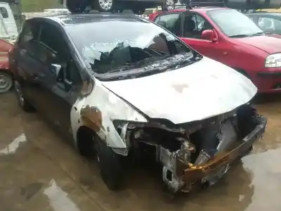 Veículo de Sucata toyota auris luna+ do ano 2008 alimentado 1ndtv