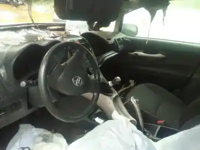 Veículo de Sucata toyota auris luna+ do ano 2008 alimentado 1ndtv