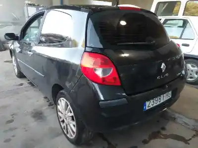 Veículo de Sucata renault clio iii imusic confort dynamique do ano 2006 alimentado k4j780