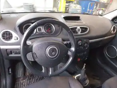 Veículo de Sucata renault clio iii imusic confort dynamique do ano 2006 alimentado k4j780