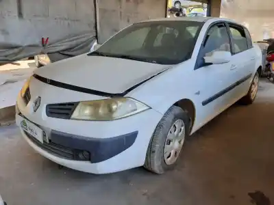 Veículo de Sucata renault megane iii berlina 5 p dynamique do ano 2008 alimentado k9k732