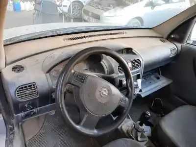 Veículo de Sucata opel combo familiar do ano 2002 alimentado y17dt