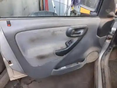 Veículo de Sucata opel combo familiar do ano 2002 alimentado y17dt