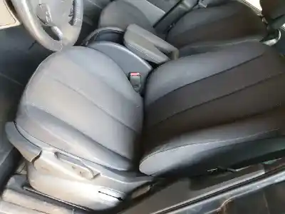 Vehicul casat renault scenic iii dynamique al anului 2007 alimentat k9k732