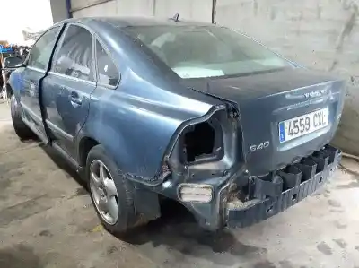 Veículo de Sucata volvo s40 berlina 2.0 d kinetic do ano 2004 alimentado d4204t