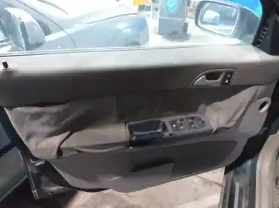 Veículo de Sucata volvo s40 berlina 2.0 d kinetic do ano 2004 alimentado d4204t