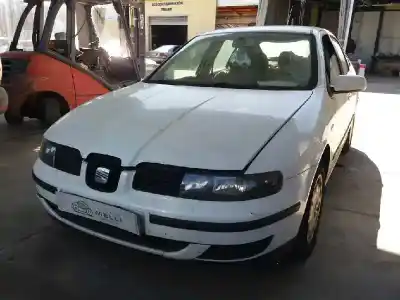 Здавання транспортного засобу seat leon (1m1) 1.4 16v року 2003 потужний bca