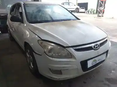 Scrapping Vehicle hyundai i30 classic of the year 2001 powered d4fb