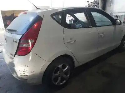 Scrapping Vehicle hyundai i30 classic of the year 2001 powered d4fb