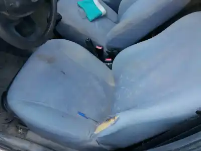 Vehicul casat ford fiesta courier (dx) familiar al anului 2001 alimentat 