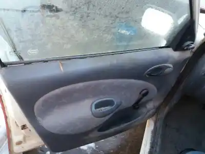 Vehicul casat ford fiesta courier (dx) familiar al anului 2001 alimentat 