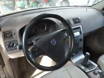 Veículo de Sucata volvo v50 familiar 1.6 d momentum do ano 2006 alimentado d4164t