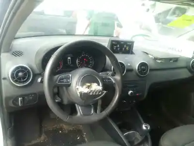 Здавання транспортного засобу audi a1 (8x) attraction року 2014 потужний cayb