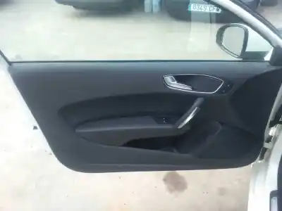 Здавання транспортного засобу audi a1 (8x) attraction року 2014 потужний cayb