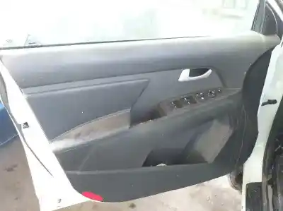 Verschrottungsfahrzeug kia sportage drive 4x2 des jahres 2001 angetrieben d4fd