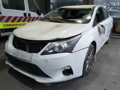 Veículo de Sucata toyota avensis (t27) advance do ano 2001 alimentado 1adftv