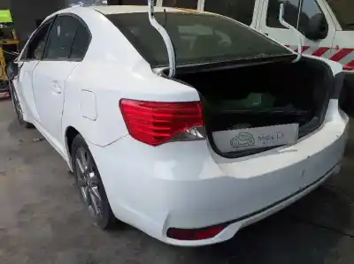 Veículo de Sucata toyota avensis (t27) advance do ano 2001 alimentado 1adftv