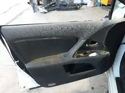 Veículo de Sucata toyota avensis (t27) advance do ano 2001 alimentado 1adftv