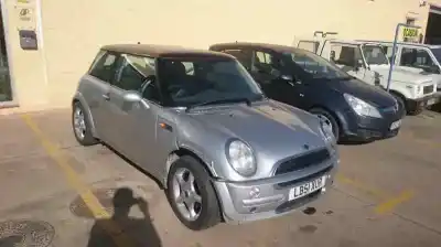 Scrapping Vehicle mini mini (r50, r53) cooper of the year 2001 powered w10b16a