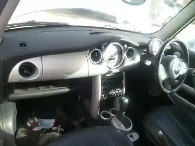 Scrapping Vehicle mini mini (r50, r53) cooper of the year 2001 powered w10b16a