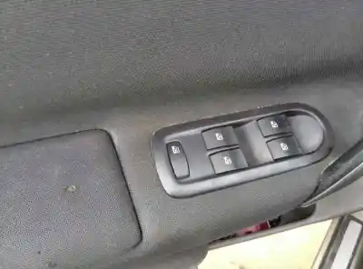 Здавання транспортного засобу renault scenic iii dynamique року 2007 потужний 