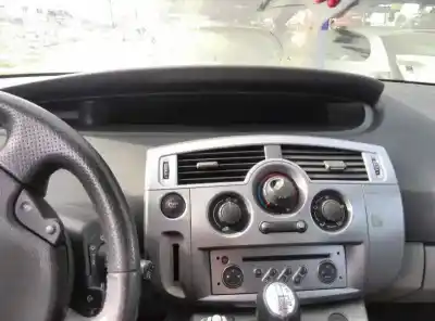 Здавання транспортного засобу renault scenic iii dynamique року 2007 потужний 