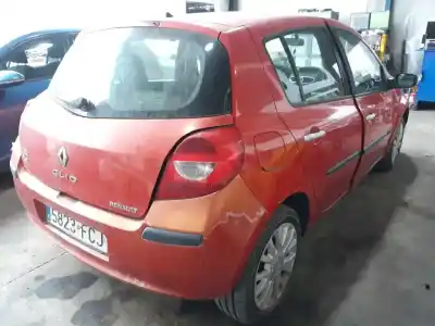 Veicolo di demolizione renault clio iii confort dynamique dell'anno 2006 alimentato k9k766