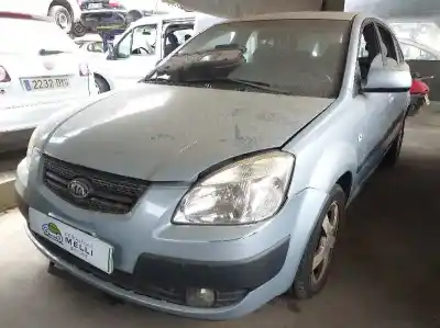 Veicolo di demolizione kia rio 1.6 emotion dell'anno 2006 alimentato g4ed