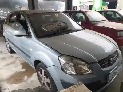 Veicolo di demolizione kia rio 1.6 emotion dell'anno 2006 alimentato g4ed