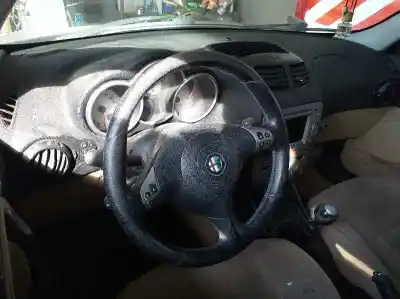 Sloopvoertuig alfa romeo 147 (190) 1.9 jtd 16v cat van het jaar 2004 aangedreven 192a5000