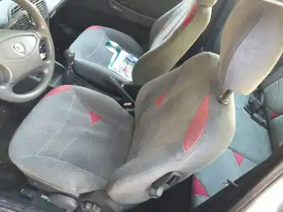 Veicolo di demolizione lancia lancia y 1.2 caprice dell'anno 2001 alimentato 840a3000